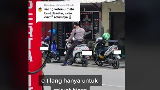 Viral oknum petugas tak menggunakan helm saat mengendarai Honda Scoopy (TikTok)