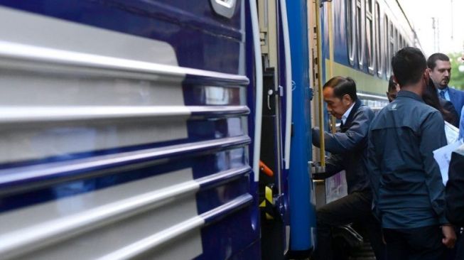 Kunjungi Ukraina, Presiden Jokowi Naik Kereta Api Dari Polandia
