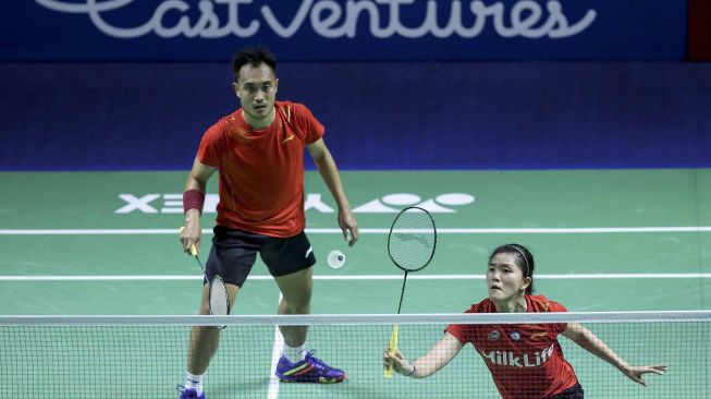 Pasangan ganda campuran Indonesia, Hafiz Faizal/Serena Kani di Indonesia Open 2022. [Djarum Badminton]