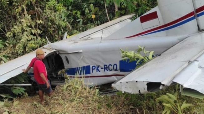 Cuaca Buruk dan Kehabisan Bahan Bakar, Pesawat Mendarat Darurat di Kabupaten Keerom Papua