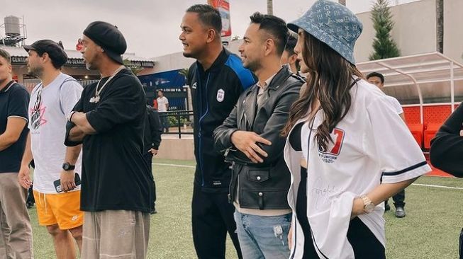 Potret Keakraban Momo Geisha dan Ronaldinho (Instagram/therealmomogeisha)