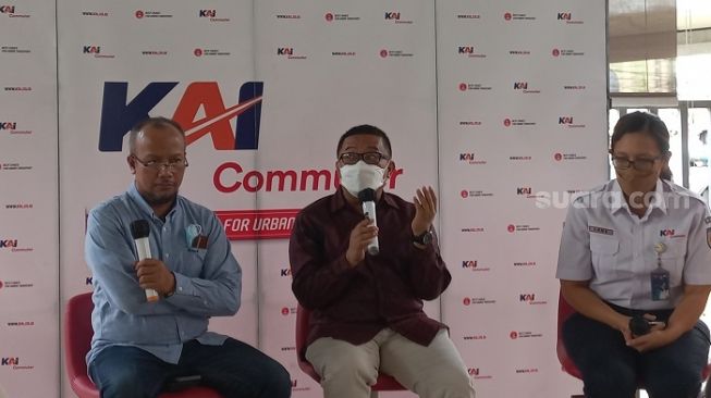 PT KAI Commuter bakal memasang CCTV analitik di beberapa stasiun yang berpotensi sering terjadinya pelecehan seksual terhadap wanita dan anak-anak. (Suara.com/Fauzi)