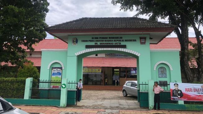 Buntut Guru SMPN 1 Padang Dongkrak Nilai Siswa, Puluhan Wali Murid Mengadu ke DPRD Sumbar