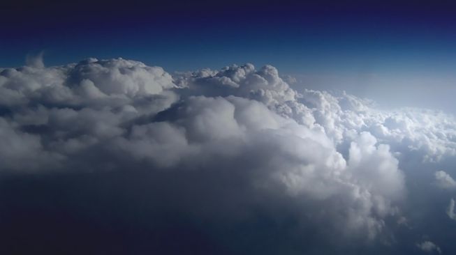 Awan stratocumulus. [Wikipedia]