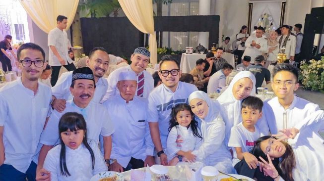 Momen Juragan 99 Gelar Syukuran Jelang Haji (instagram/@shandypurnamasari)