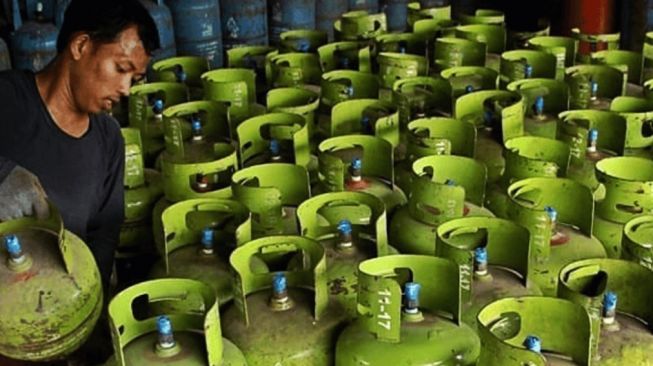 Penjual Gas 12 Kilogram Beralih Jualan Gas 3 Kilogram; Takut Nggak Ada yang Beli