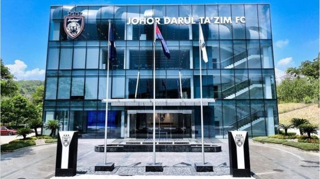 JDT mempunyai gedung administrasi dua lantai yang mewah. [Instgram/@officialjohor]