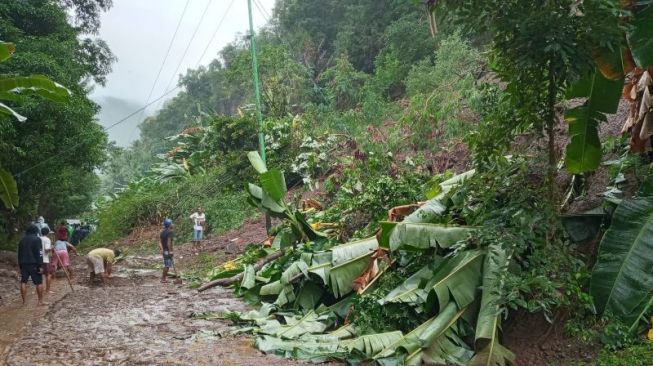 Keo Tengah NTT Diterjang Longsor di 4 Tempat karena Hujan Deras