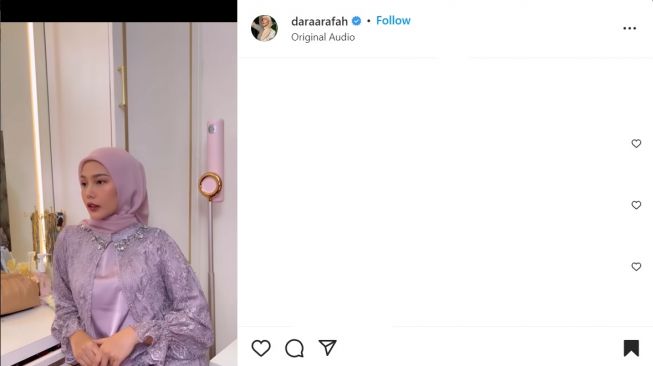 Foto: Kocaknya Dara Arafah Pakai Baju Mauve Untuk Menggoda Bapak Temannya (instagram/daraarafah)