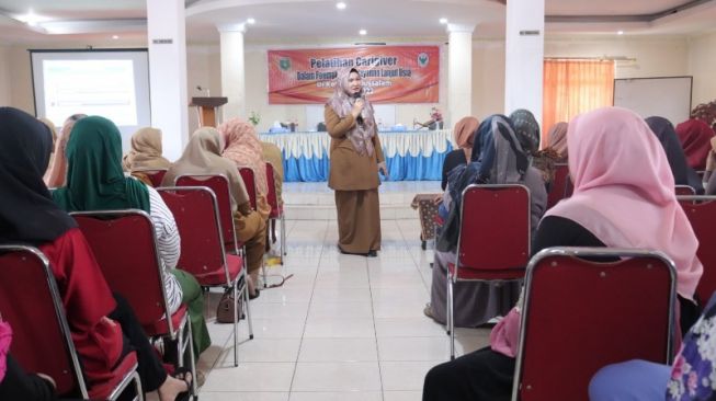 Dinkes Subulussalam Beri Pelatihan Caregiver Peningkatan Pelayanan Lansia