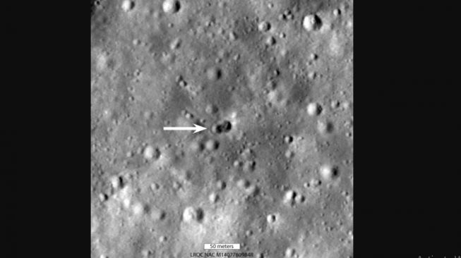 Tabrakan Roket Misterius Ciptakan 2 Kawah Baru di Bulan