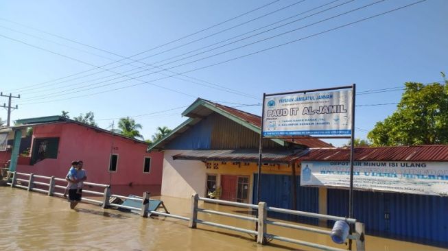 Banjir Masih Menggenang di Pemukiman Kota Bengkulu, Air Naik Pada Malam Hari