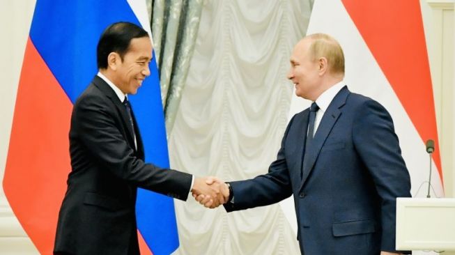 Sambut Kedatangan Jokowi, Presiden Rusia Vladimir Putin Sebut Indonesia adalah Mitra Kunci Asia Pasifik
