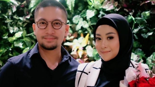 Karunia Putripari Cendana bersama suaminya, Detri Warmanto [Instagram/uniputri]