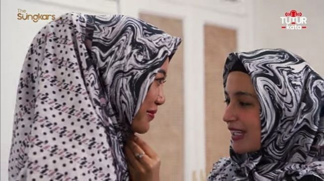 Widi Vierratale Dipakaikan Hijab oleh Shireen Sungkar, Netizen Memuji: Auranya Istimewa Banget