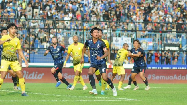 Kalahkan Barito Putra Dalam Babak Pinalti, Arema FC Lolos Semifinal Piala Presiden 2022