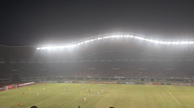 Pertandingan matchday pertama Grup A Piala AFF U-19 2022 antara Timnas Indonesia U-19 vs Vietnam di Stadion Patriot, Bekasi, Sabtu (2/7/2022). (Suara.com/Adie Prasetyo Nugraha).