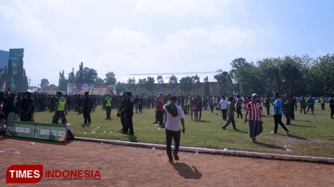 Kericuhan pertandingan Pondok Pesantren (Ponpes) Darul Ulum Rejoso Vs Ponpes Bahrul Ulum Tambakberas Liga Santri Piala KASAD 2022 Kabupaten Jombang, Minggu (3/7/2022). [Times Indonesia]