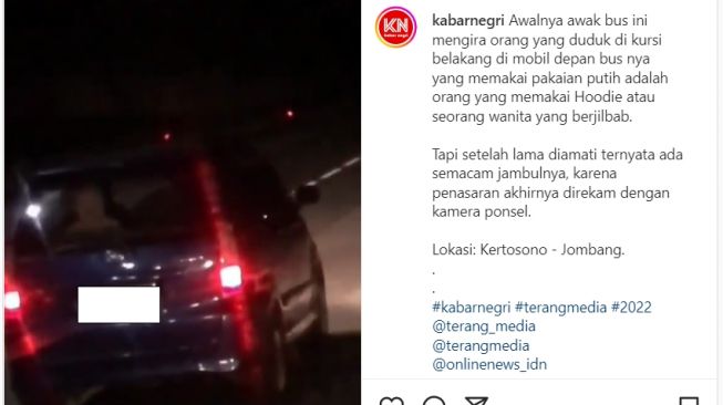 Sosok penumpang di dalam mobil ini bikin awak bus merinding (Instagram)