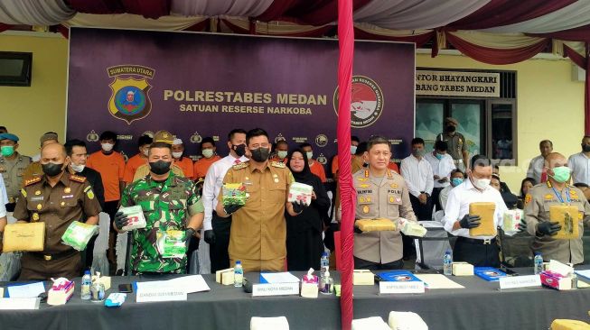 Polisi Sita 45 Kilogram Sabu Kemasan 'Teh China' yang Hendak Diedarkan di Medan