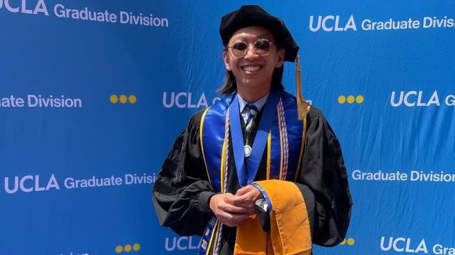 7 Potret Wisuda S3 Alfandy Trio Kwek Kwek di UCLA yang Bikin Kagum