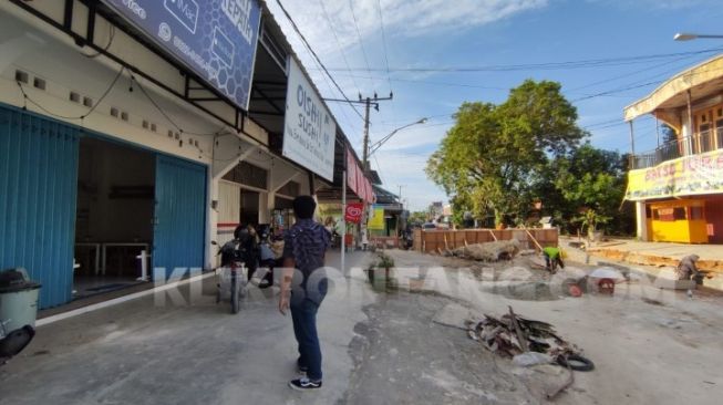 Karena Proyek Pengerjaan Drainase, Omzet Pedagang di Jalan Parikesit Bontang Anjlok 50 Persen