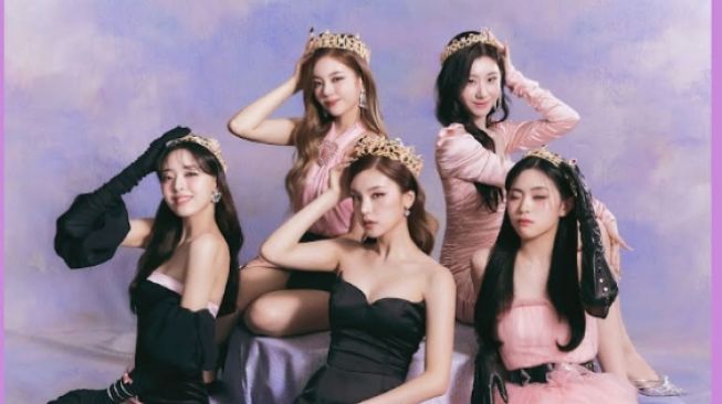 Konsep Lagu SNEAKERS Berbeda dari Album Checkmate, Fans ITZY Ngaku Bingung