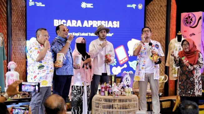 Coba Produk Olahan Lele Emak-emak di Tegal, Sandiaga Uno: Ini Uenak Pol