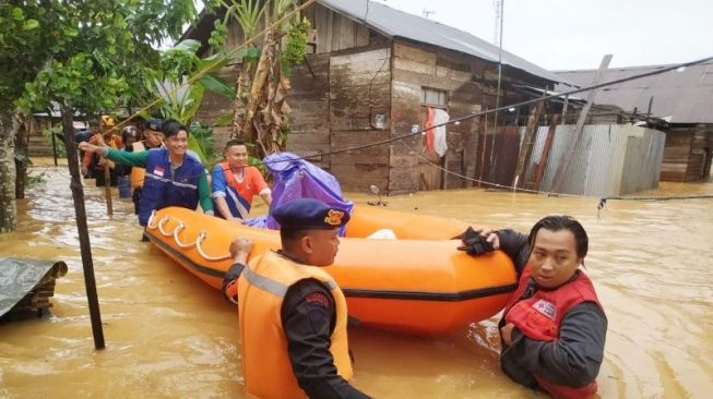 Banjir di Banjarbaru, Tim SAR Fokus Evakuasi Kelompok Rentan Termasuk Balita dan Lansia