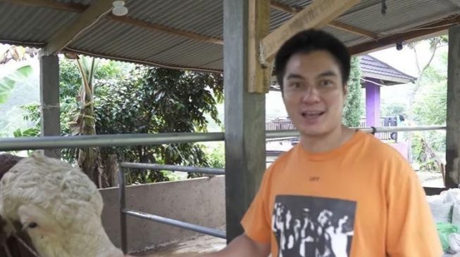 Momen Baim Wong Cari Sapi Kurban (YouTube/Baim Paula)