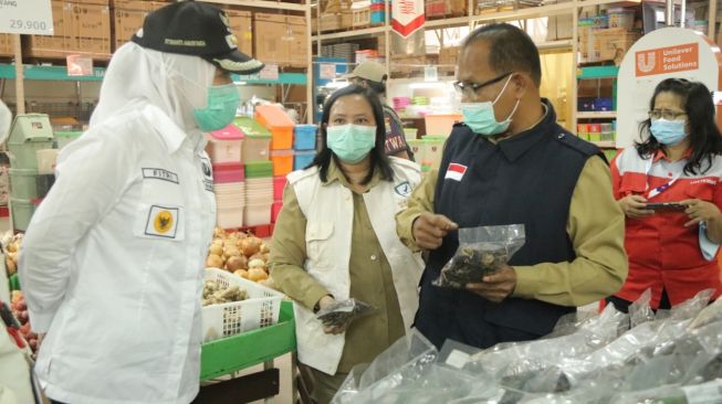 Supermarket Ternama di Palembang Kedapatan Jual Banyak Bahan Makanan Kadaluwarsa