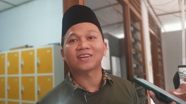 Salah satu warga Desa Wadas, Ngabdul Mukti saat ditemui di Kantor LBH Yogyakarta. [Hiskia Andika Weadcaksana / SuaraJogja.id]