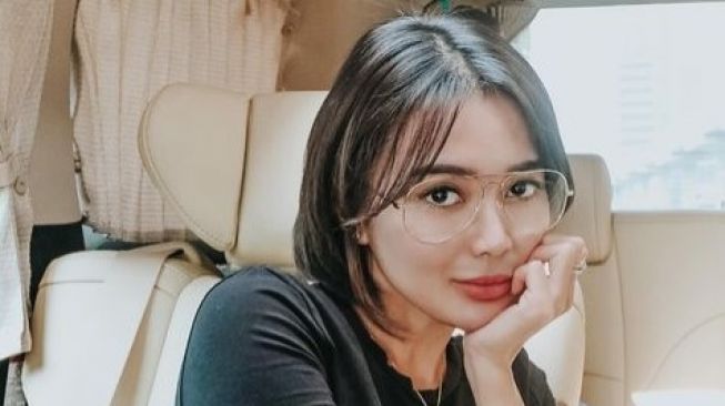 Simak 5 Gaya Seksi Wika Salim Kenakan Crop Top yang Sedang Ngetren. (Dok: Instagram/wikasalim)