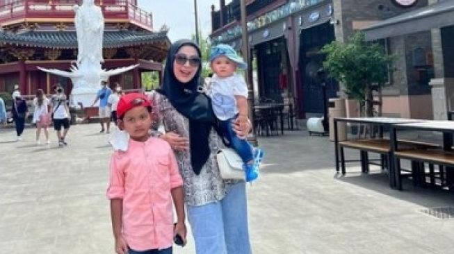 Potret anak Denny Cagur, Fazeela Meshwa Athari [Instagram/@shantydenny]