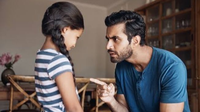 14 Ciri-Ciri Strict Parents dalam Pola Asuh Orangtua, Bukan Sekadar Galak