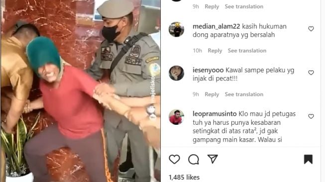 Petugas Satpol PP saat menertibkan gelandangan secara paksa (Instagram/ @majeliskopi08).