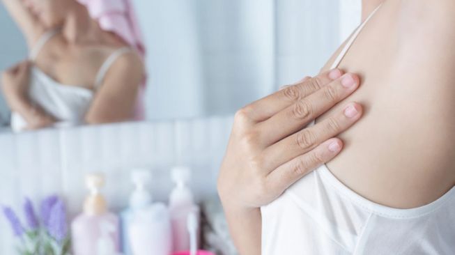 Kunto Aji Pakai Batu Tawas sebagai Deodoran, Pemilik Kulit Sensitif Perlu Tahu Efek Sampingnya