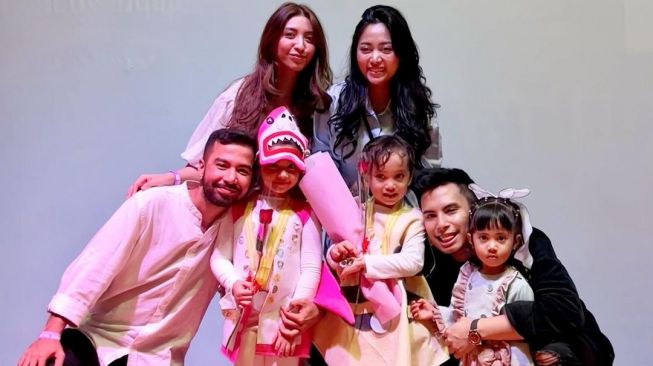 Potret Kompak Rachel Vennya dan Vicky Alaydrus Bareng eks Suami Banjir Komentar Kagum