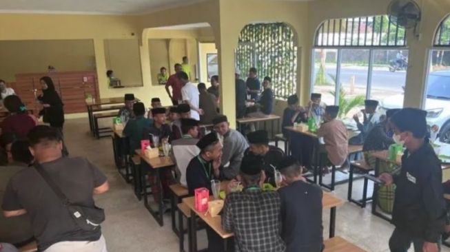 Rumah Makan di Bandarlampung Ini Gratiskan Makan untuk Pemilik Nama Muhammad dan Maria, Hanya Tunjukkan Identitas
