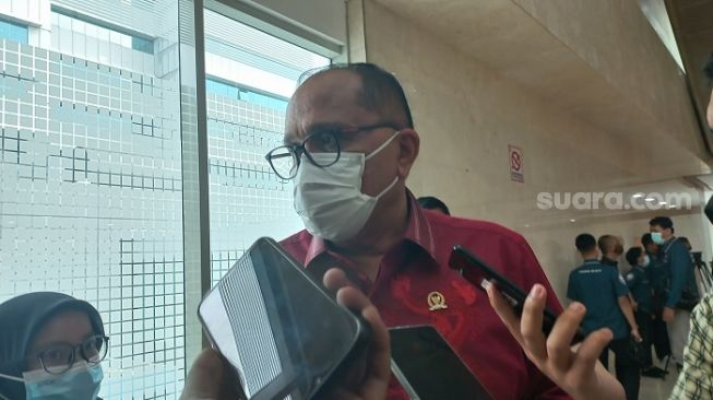 Ungkit Koruptor Bansos saat Komentari Pencabutan Izin ACT, Junimart PDIP Skakmat Fadli Zon: Sebelum Bicara Dipikir Dulu!