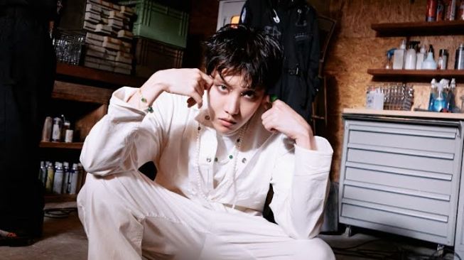 Tiket Festival Lollapalooza yang Menampilkan J-Hope BTS Telah Terjual Habis