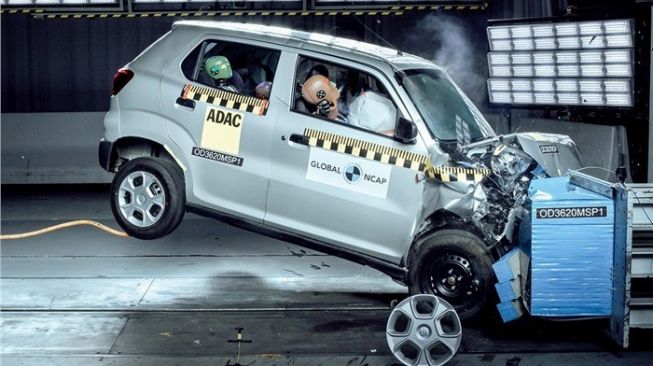 Maruti S-Presso crash test [Autocar India].