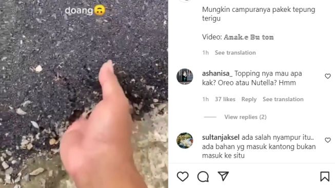 Pria ini bongkar aspal yang teksturnya kaya adonan tepung terigu (Instagram/ @undercOver.id).