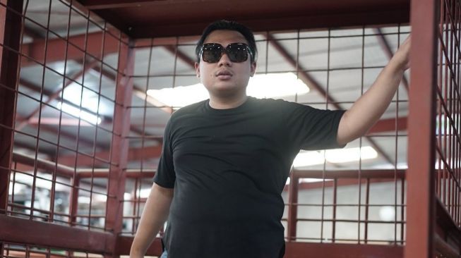 9 Potret Keanu Agl yang Bakal Debut Akting di Film Horor