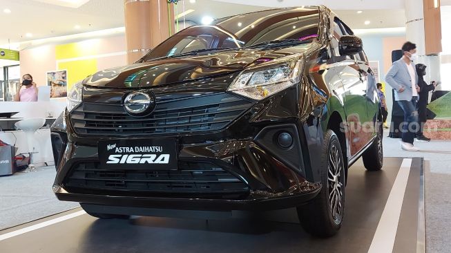 New Daihatsu Sigra meluncur pada Kamis (7/7/2022) di Summarecon Mall Bekasi [Suara.com/Manuel Jeghesta Nainggolan].
