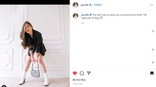 Foto: Kenakan Outfit Monokrom, Begini Gaya Kece Jessica Mila (instagram/jscmila)