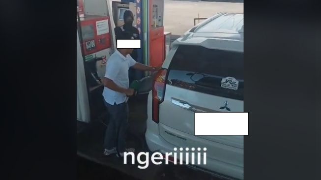 Heboh Pemobil Disebut-sebut Isi Pajero Sport dengan BBM Bersubsidi, Publik Heran dengan Perekam, Ada yang Janggal