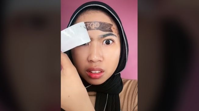 Coba Produk Tato Alis, Endingnya Malah Bikin Ngakak