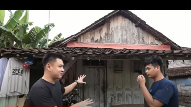 Potret Rumah Ponari Si Dukun Cilik (YouTube/ Ric Snt)