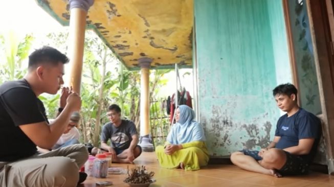 Potret Rumah Ponari Si Dukun Cilik (YouTube/ Ric Snt)